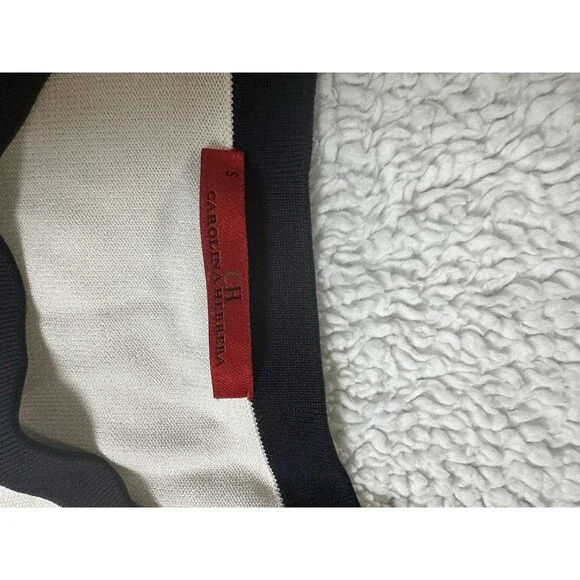 Carolina Herrera White And Navy Top W/ 3/4 Sleeves And Bow Sz S - Picture 6 of 9